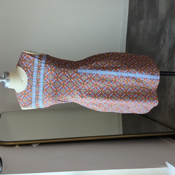 Rianty Batik Dresses & Skirts - Rianty Batik Printed Dress Sz Medium Red Gold Midi Sleeveless Sheath
